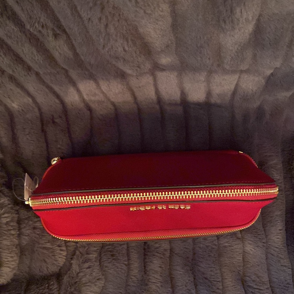 COPY - Michael Kors Red Travel pouch - Picture 3 of 5